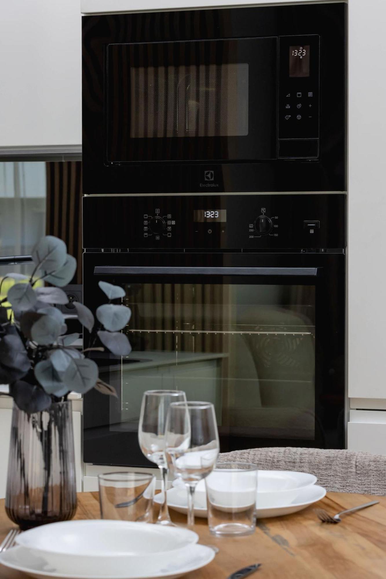 Апартаменти Atmospheric With Parking By Renters Краків