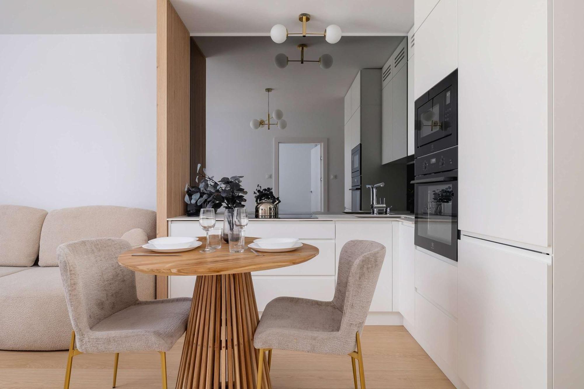 Апартаменти Atmospheric With Parking By Renters *