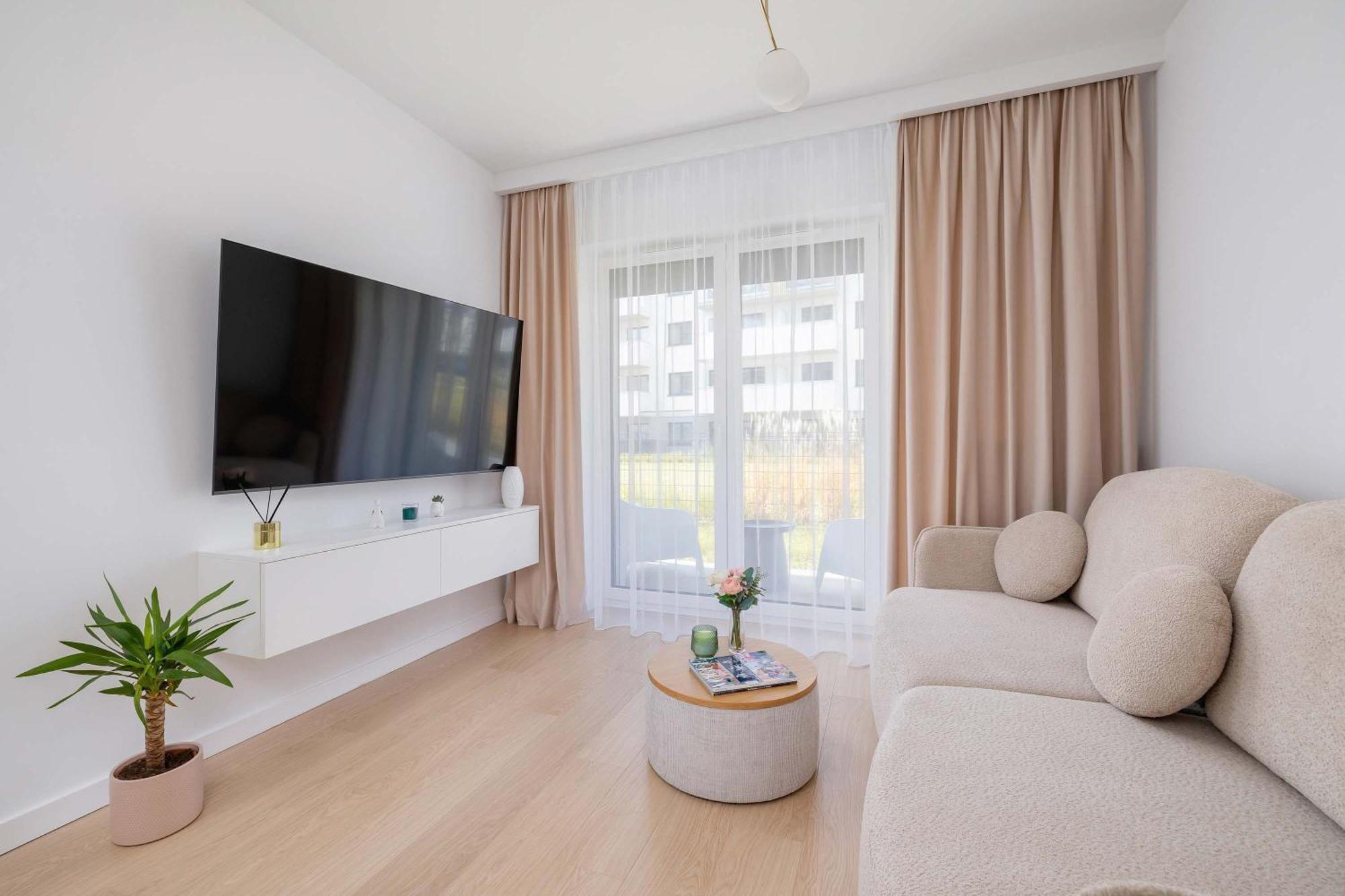 Апартаменти Atmospheric With Parking By Renters Краків
