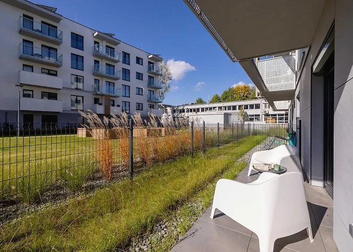 Atmospheric Apartment With Parking By Noclegi Renters