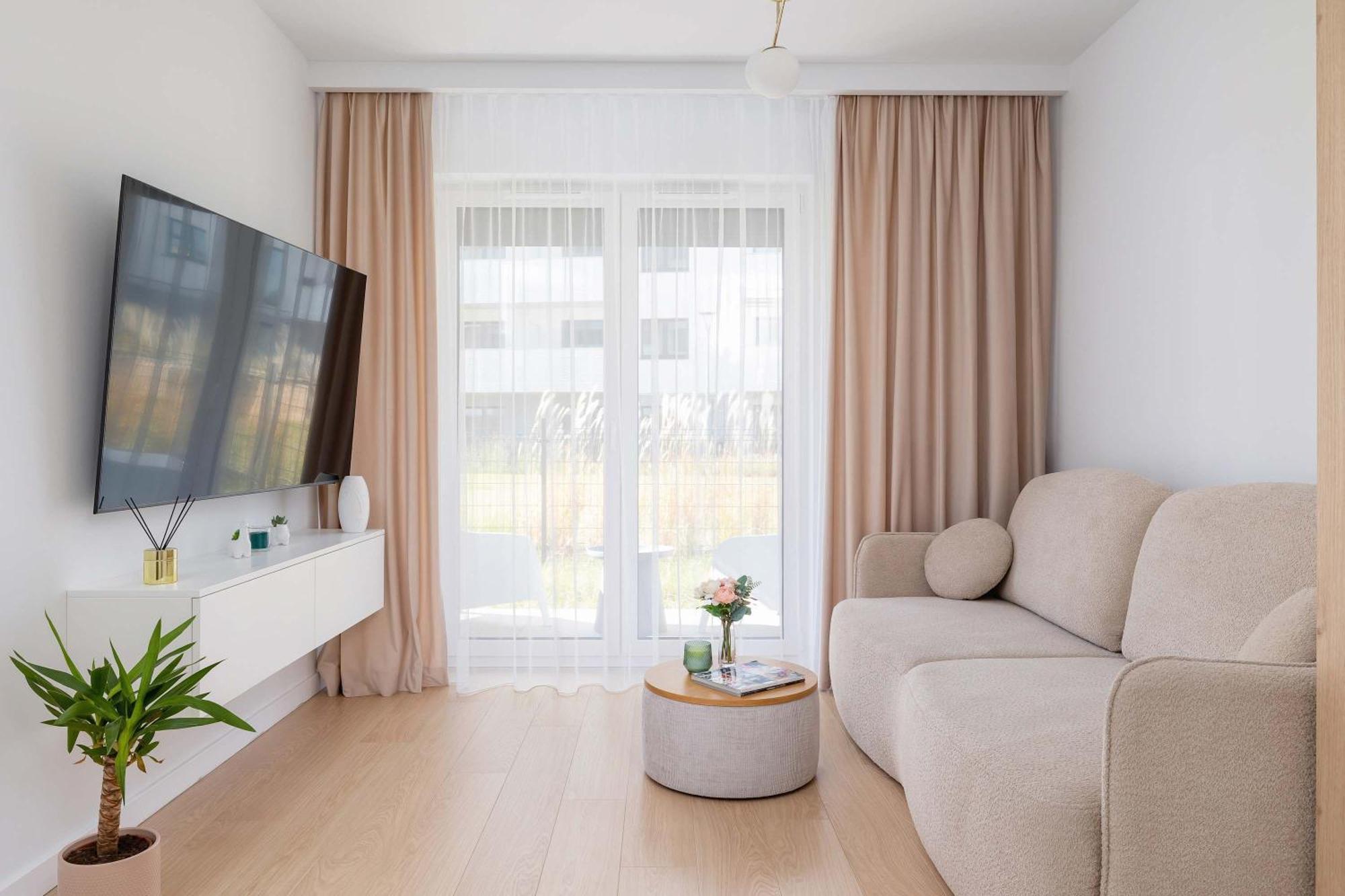 Atmospheric With Parking By Renters Cracovia